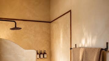 Dusche, Handtücher, Shampoo