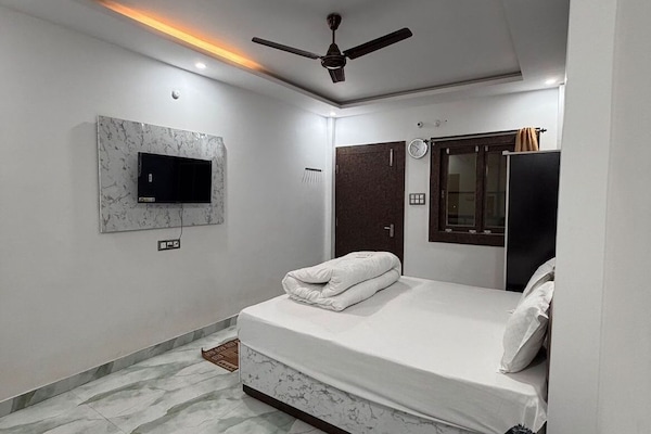 Deluxe Double Room | Free WiFi