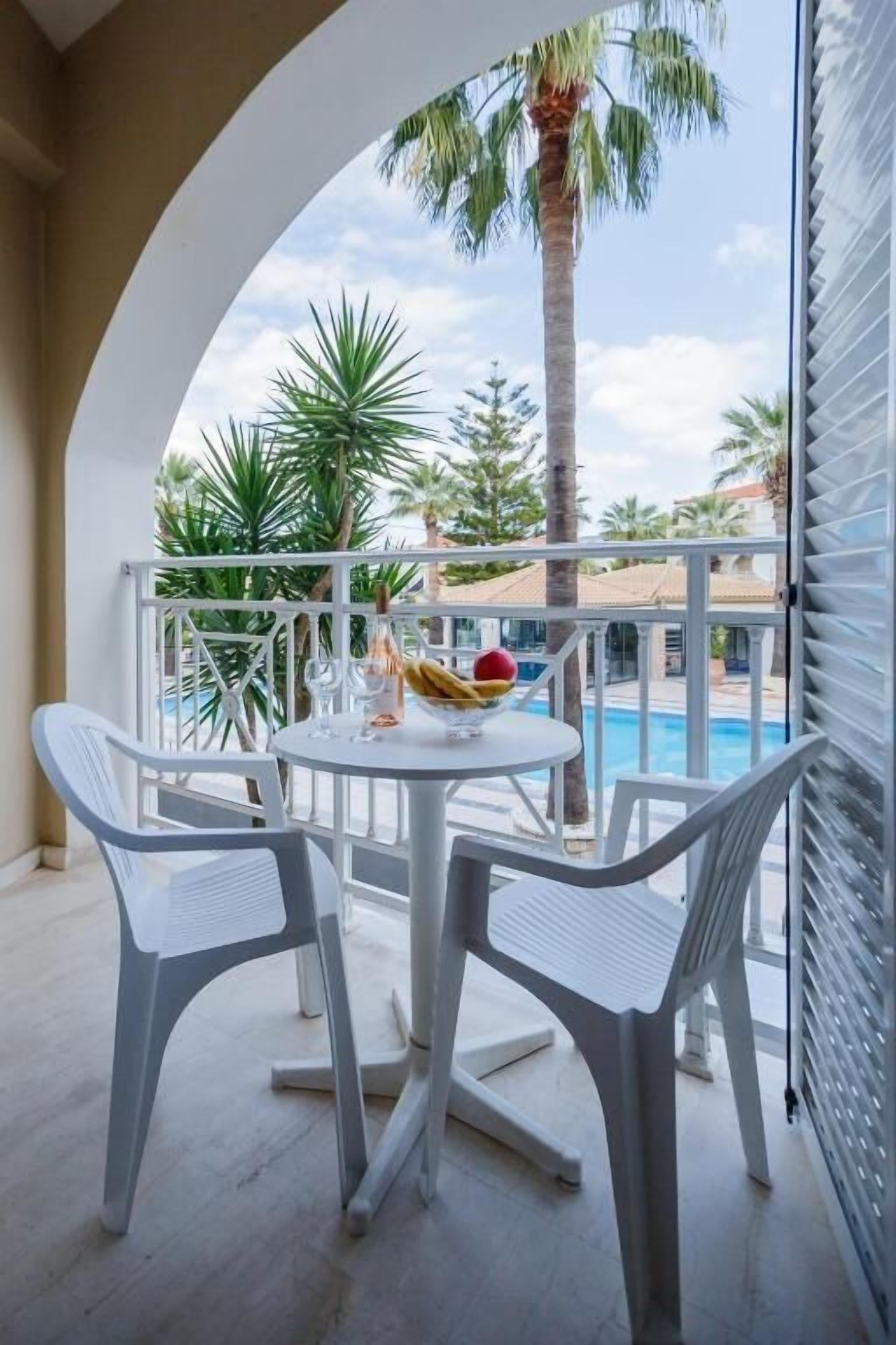 Standard Studio | Outdoor dining