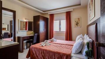 Superior Apartment, Pool View | In-room safe, soundproofing, free WiFi