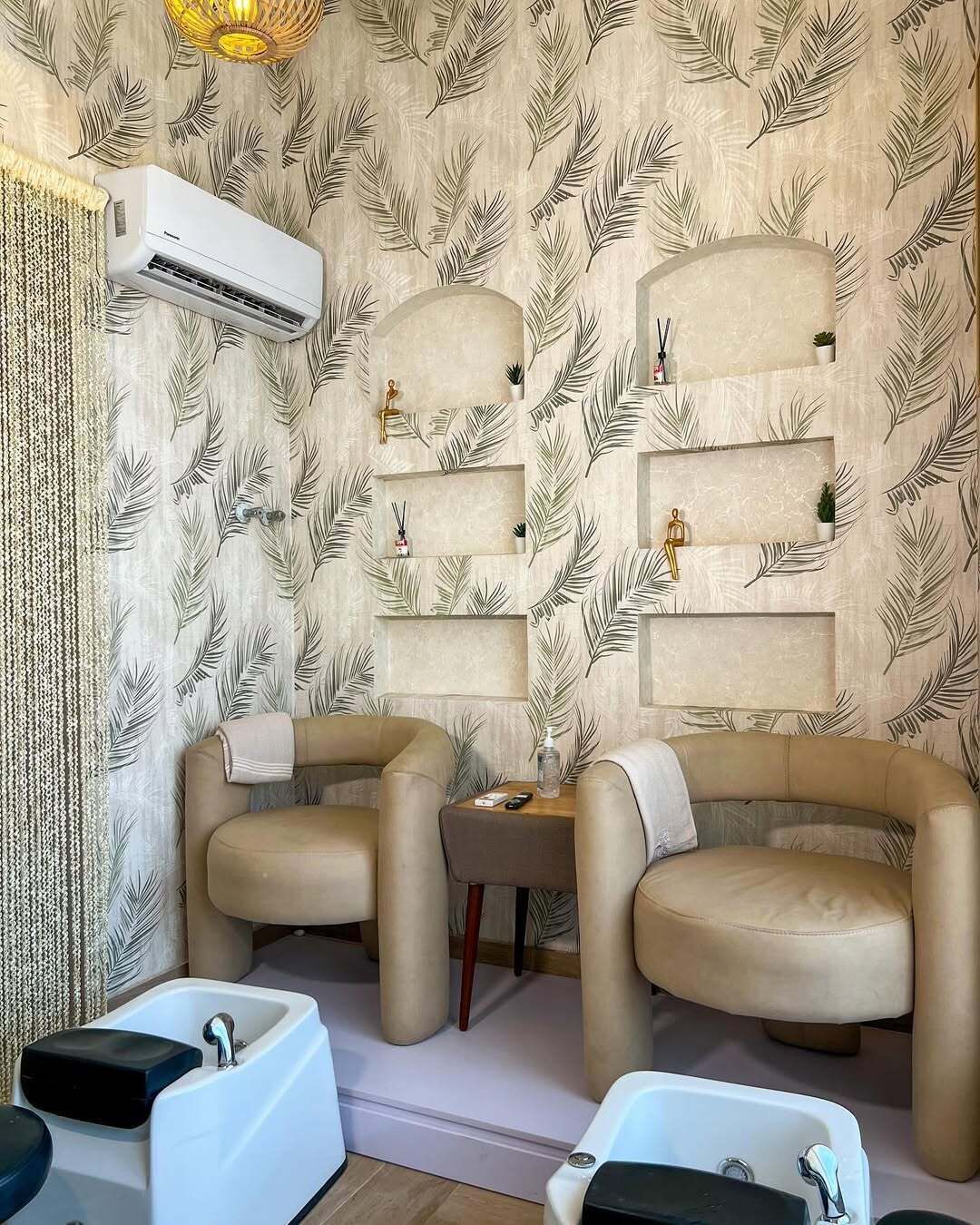 Un sauna, una bañera de hidromasaje, baño turco