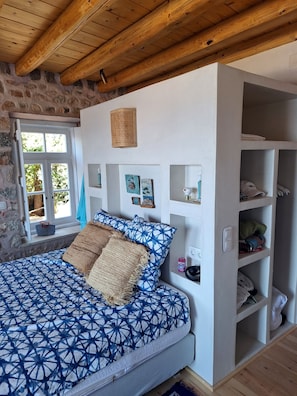 5 habitaciones, tabla de planchar con plancha, wifi y ropa de cama