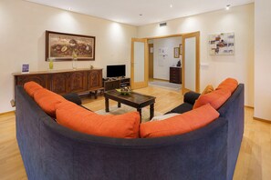 Fernseher, Kamin