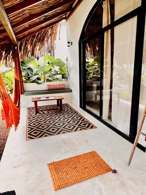 Unclassified image, 5 of 23, button