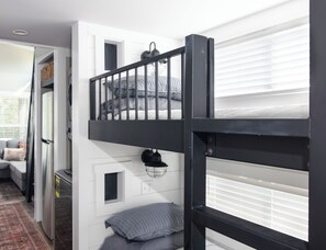 WiFi, bed sheets - Mountain Tiny Home in Blue Ridge Mountains (Copperhill)