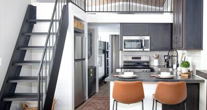 Mountain Tiny Home in Blue Ridge Mountains