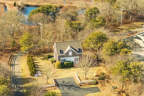 Exterior - Luxury Chatham Retreat. Walk to Main St & Beach (Chatham)