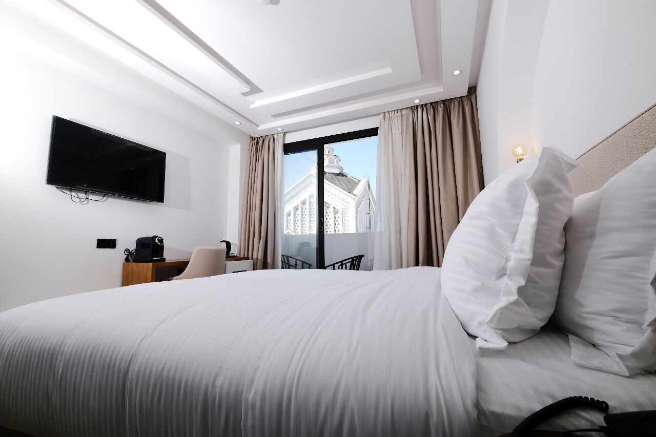 迷你吧、客房内保险箱、熨斗/熨板、免费婴儿床