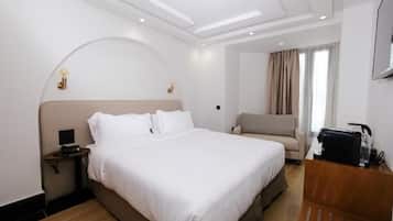 Family Suite, City View | Minibar, in-room safe, iron/ironing board, free cribs/infant beds