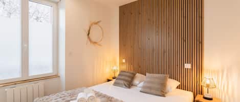 Bügeleisen/Bügelbrett, kostenloses WLAN, Bettwäsche