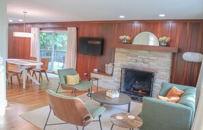 Interior - The Private Oasis • 22 min to downtown (Indianapolis)