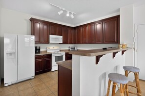 Oven, stovetop, dishwasher