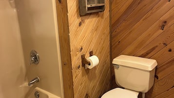 Dusj, boblebad, hårføner og såpe