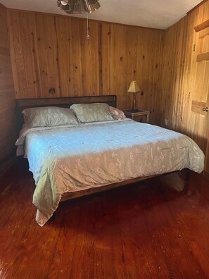 2 slaapkamers, een strijkplank/strijkijzer, wifi, beddengoed