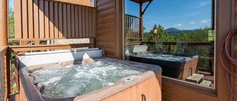 Outdoor spa tub