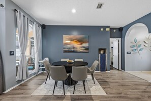 Dining - Heated Pool + Game Room + Outdoor Fun | Sleeps 6 (Tampa)