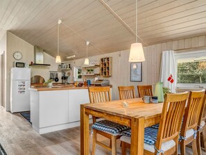 Dining - "Josef" - 1.2km from the sea by Interhome (Løkken)