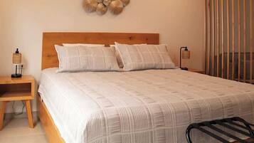 Silitysrauta/-lauta, Wi-Fi, vuodevaatteet