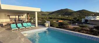 Ocean View Luxury Villa • Heated Pool • 5-Min Walk to Jeremi Beach