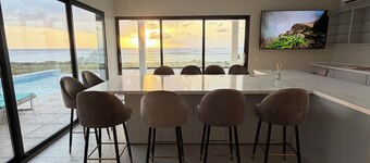 Ocean View Luxury Villa • Heated Pool  • 5-Min Walk to Jeremi Beach