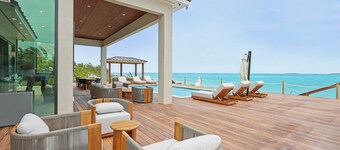Ultra-Luxe NEW Villa on TarBay | Oceanfront | Pool