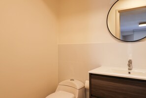 Dutxa, assecador de cabells i tovalloles 