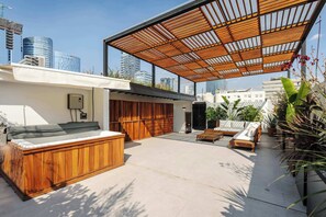 Bain à remous extérieur