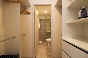 Shower, hair dryer, towels, shampoo - w* | Engaging 2BR w/ Balcony  in Miraflores (Miraflores)