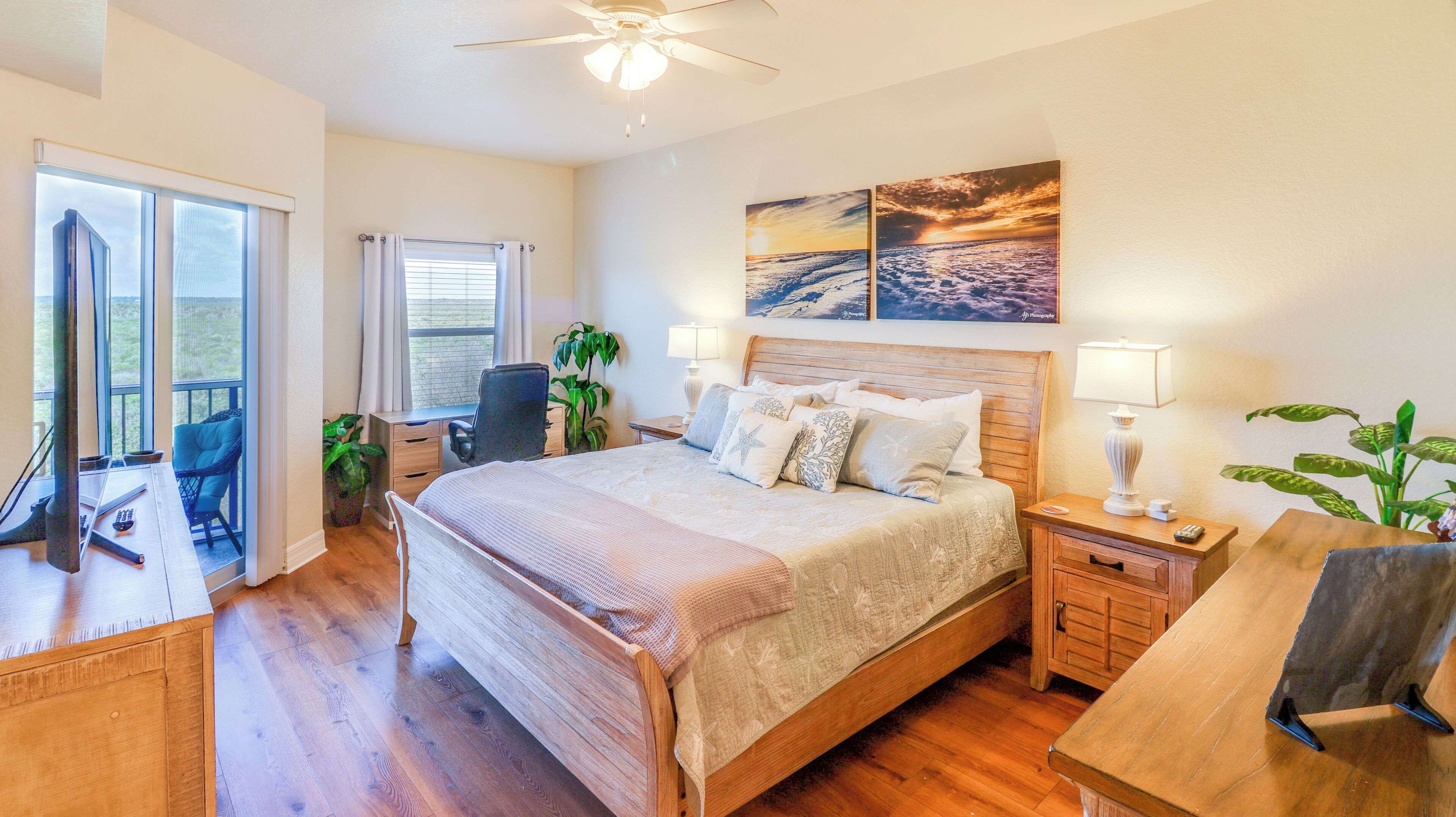 Oceanwalk Getaway W/heated Pool + Rocket Views - Edgewater, FL