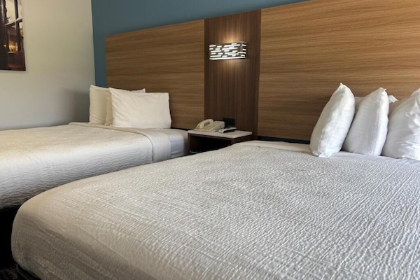 Desk, blackout drapes, iron/ironing board, free WiFi