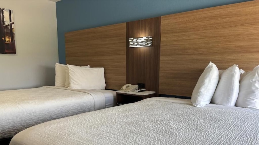 Jacksonville Inn & Suites