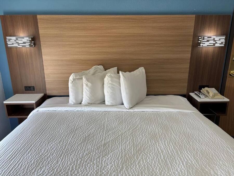 Desk, blackout curtains, iron/ironing board, free WiFi