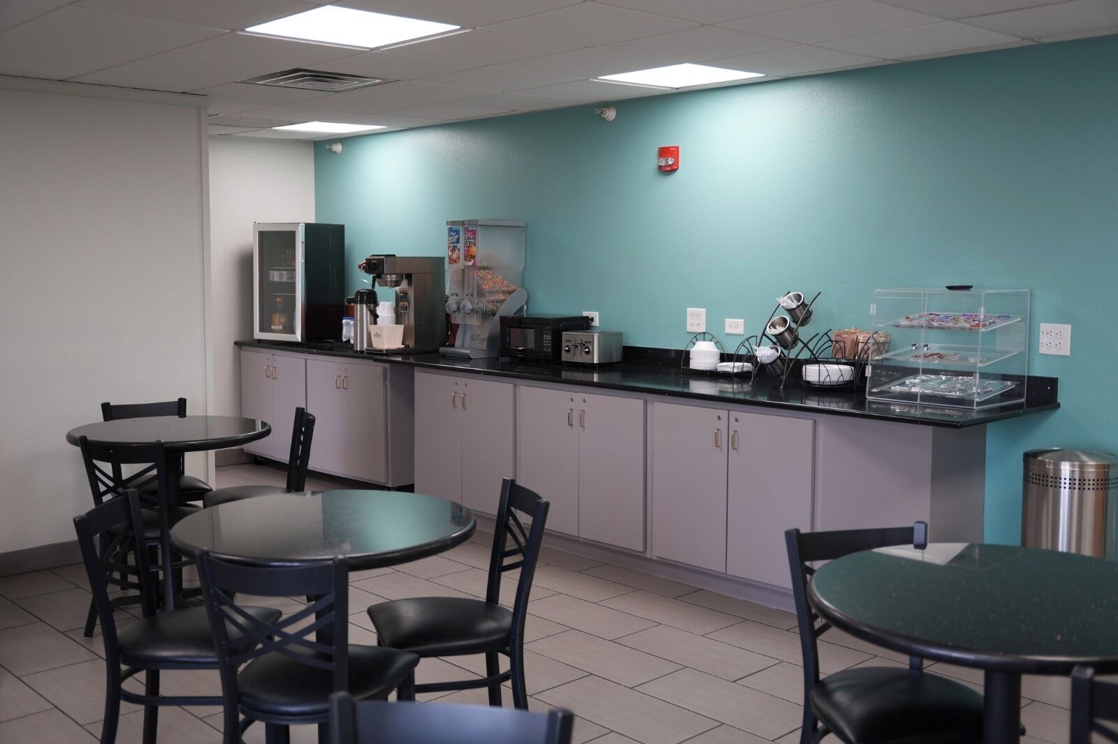 Free daily continental breakfast