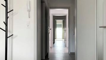 City Apartment, 1 Bedroom, Kitchen | Living area | 42-inch flat-screen TV with satellite channels