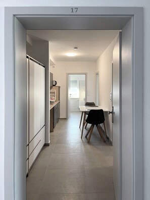 Leilighet – deluxe, 2 soverom, kjøkken | Allergitestet sengetøy, dundyner, blendingsgardiner og lydisolert