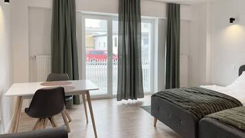 City Apartment, 1 Bedroom, Kitchen | Hypo-allergenic bedding, down duvets, blackout curtains, soundproofing