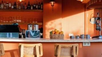 Bar (in der Unterkunft)