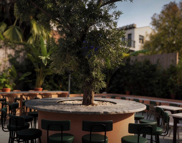 Outdoor dining - INOUT SOCIALS (Fethiye)