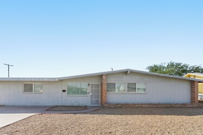 Exterior - Gateway to Mesa Adventures (Mesa)