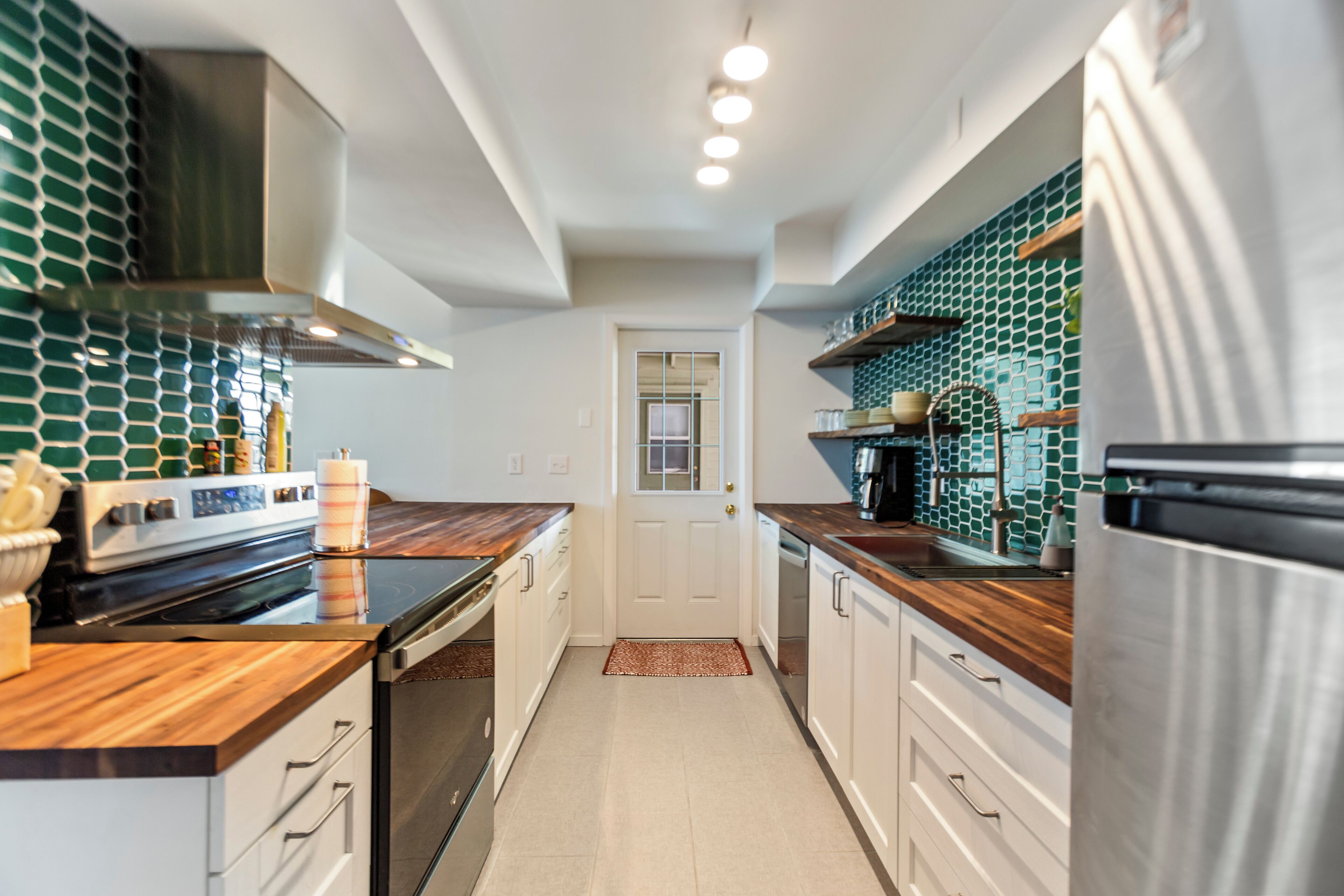 Microones, forn, placa de cuina i rentaplats 