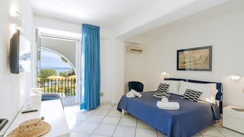 2 chambres, coffres-forts dans les chambres, fer et planche Ă repasser