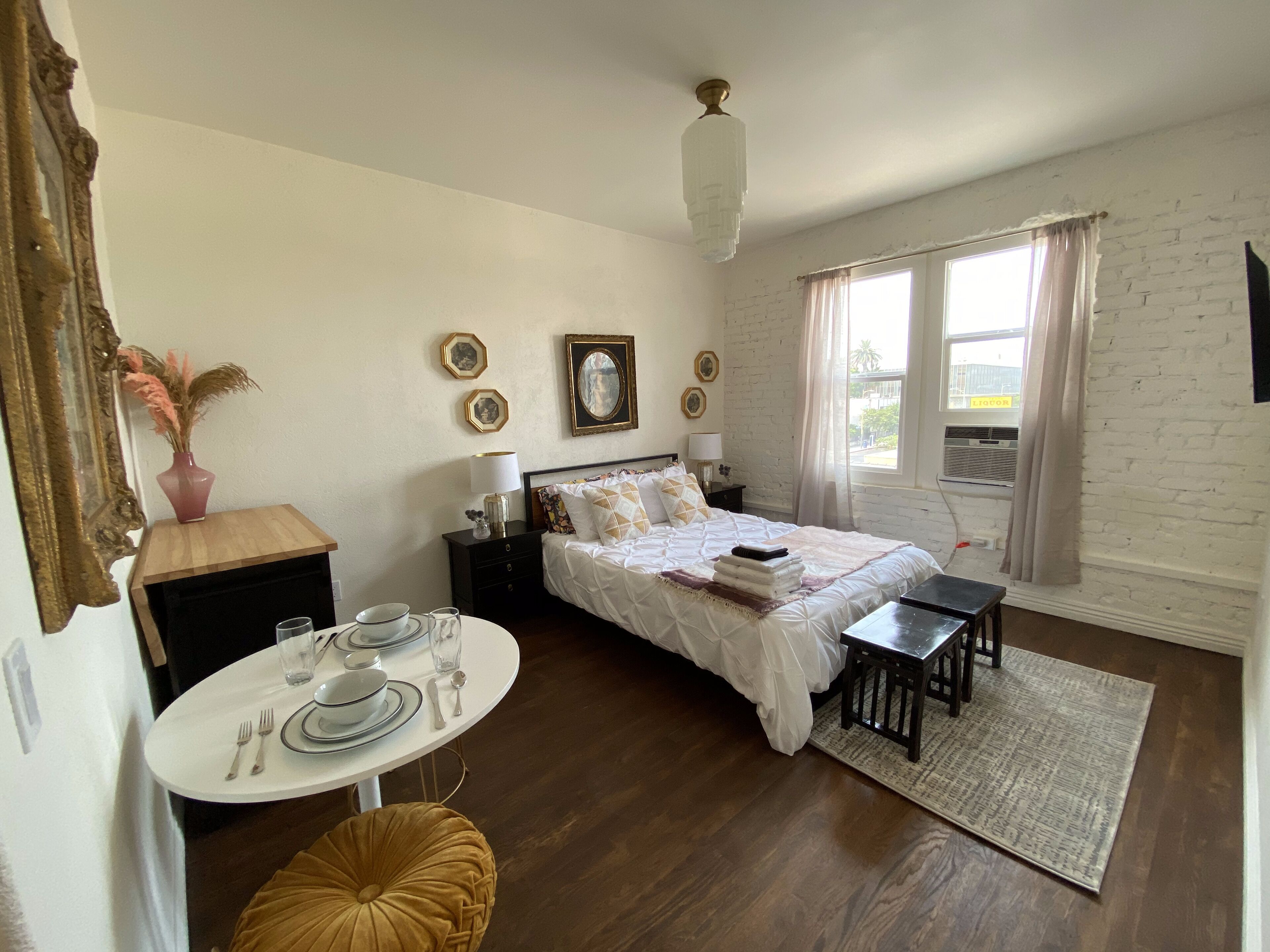 واي فاي وملاءات أسرّة