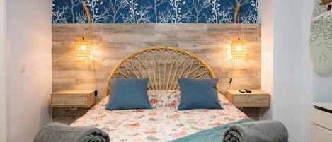 Iron/ironing board, WiFi, bed sheets