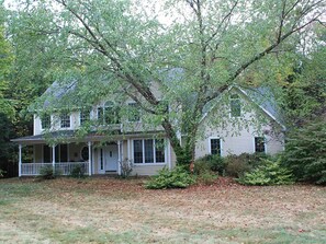 Exterior - 5-bedroom house in White Mountains with shuttle to Loon and clubhouse access. (Lincoln)