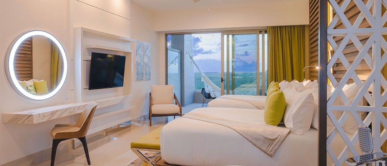 Cozy 588 Sq Ft Suite With Balcony, King/queen Beds, And Chic Modern Comforts. - Isla Mujeres