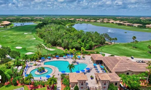 River Strand Golf & Country club  Enjoy this 2 bedroom, 2 bath luxury condo