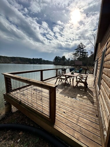 Harmony Cove - Peaceful, serene 2-bdrm cabin on the lake in charming Tunnel Hill