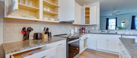 Townhome | Private kitchen