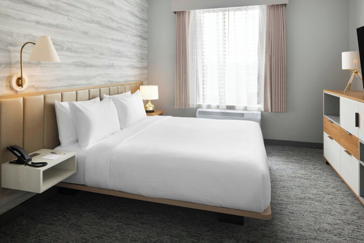 Literie de qualité supérieure, surmatelas, bureau