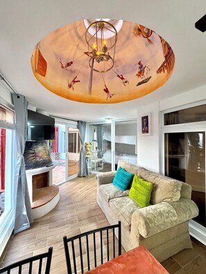 Deluxe Apartment, Mountain View | Living area - Casa Mural (Antigua Guatemala)